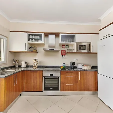 Pacifico, O Pomar 타비라